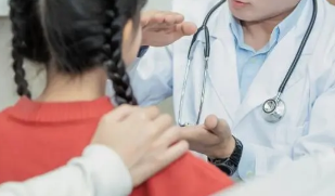 孩子出现失神抽搐等症状会是癫痫吗？以下症状家长要引起重视！